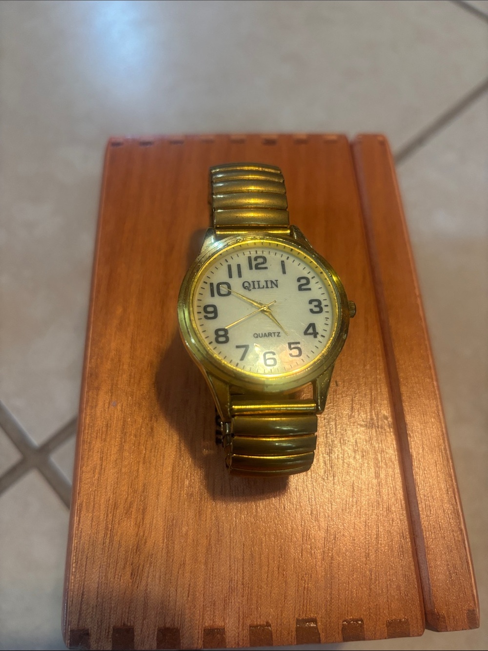 Qilin Men’s Gold Tone Quartz Watch - Classic Gold Finish